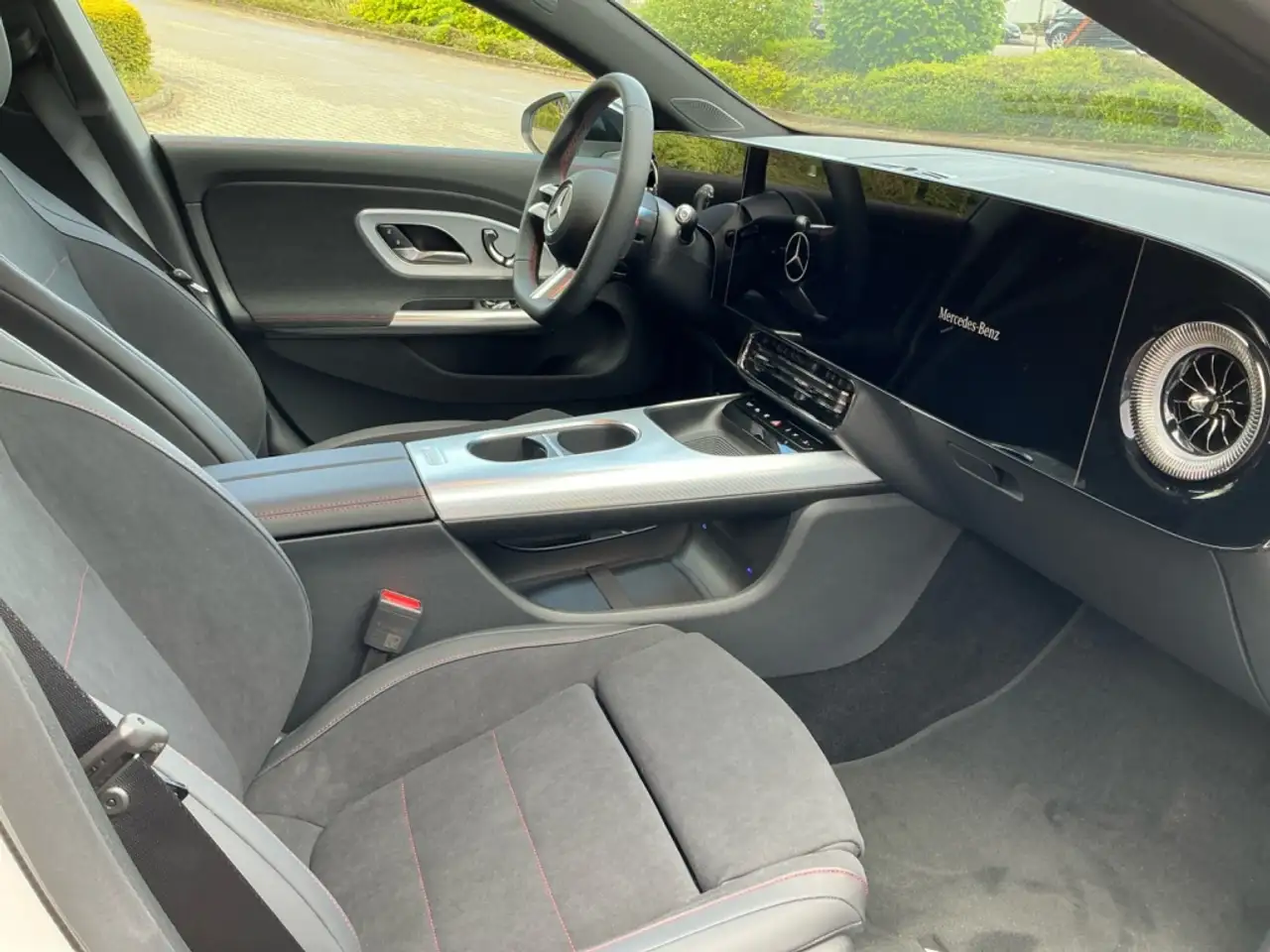 Mercedes-Benz CLA 250 6