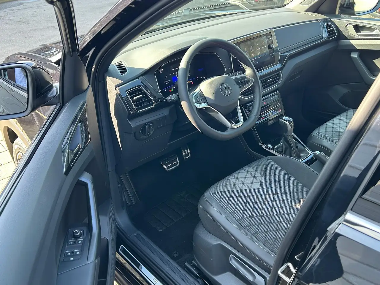 Volkswagen T-Cross 5