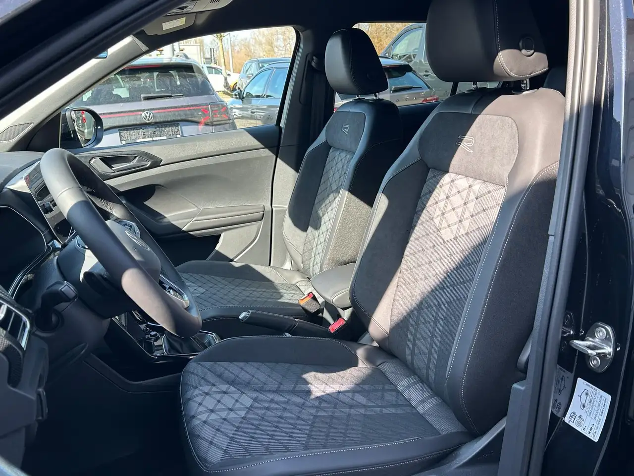 Volkswagen T-Cross 6