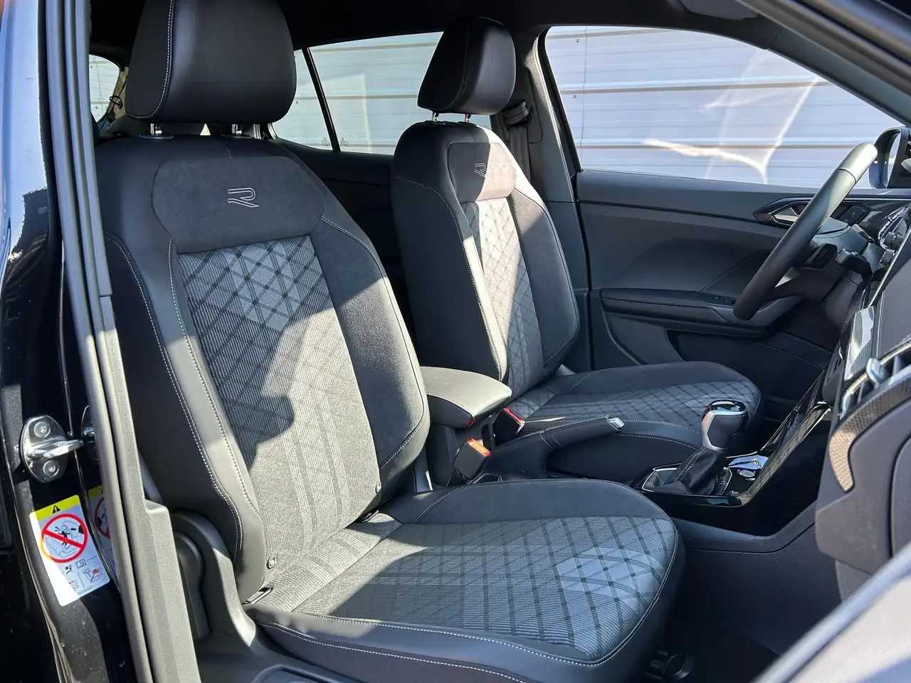Volkswagen T-Cross 11