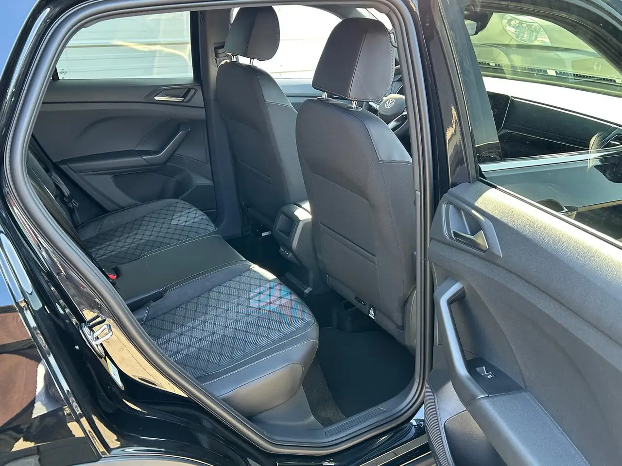 Volkswagen T-Cross 12