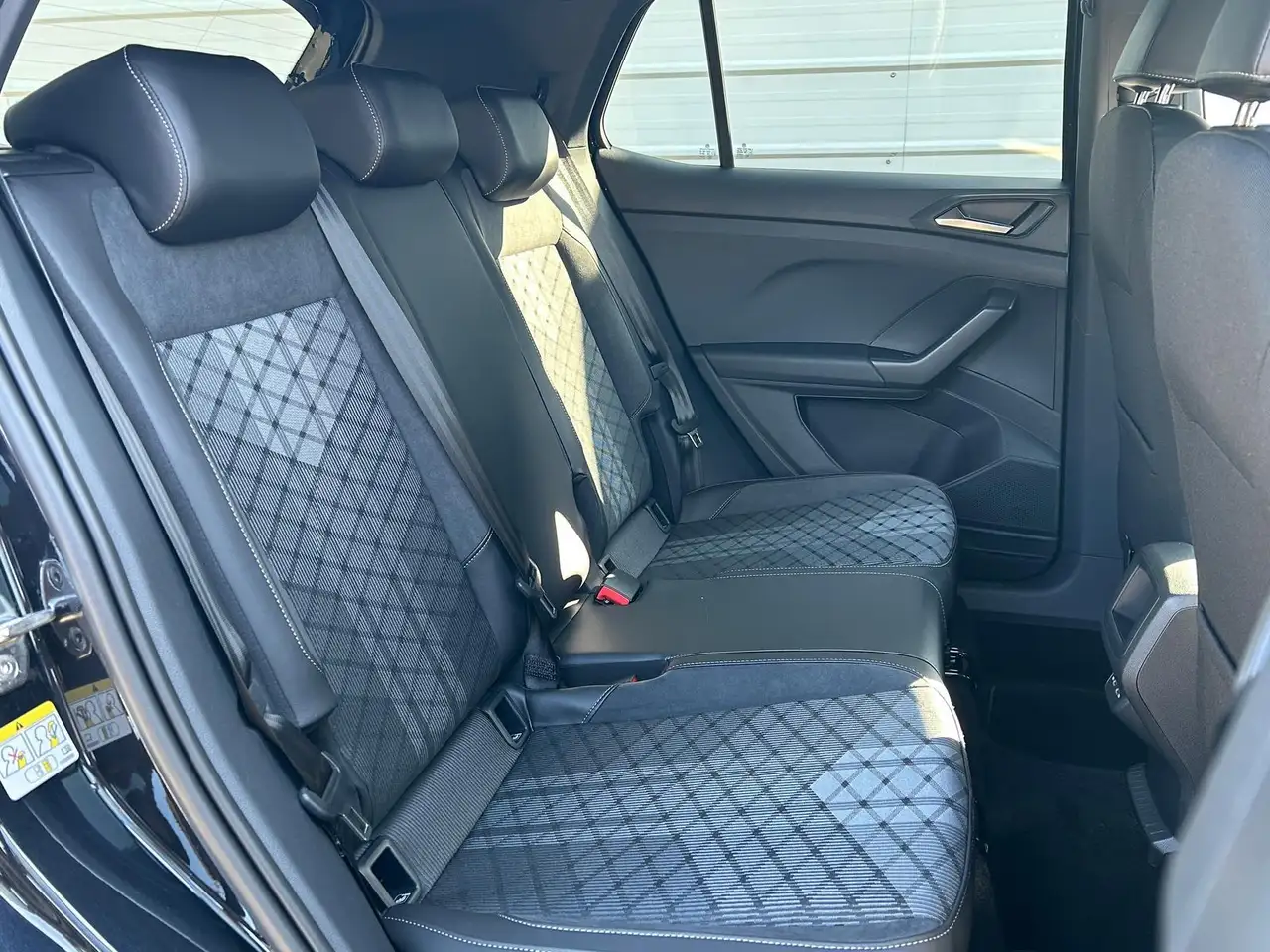 Volkswagen T-Cross 13