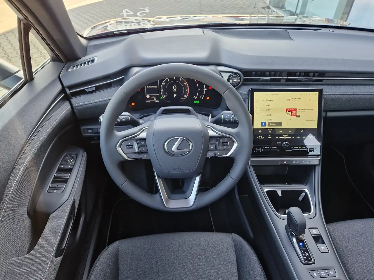 Lexus LBX 8