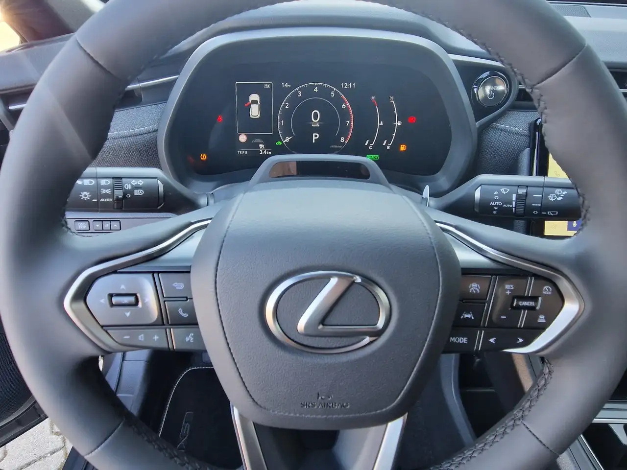 Lexus LBX 12