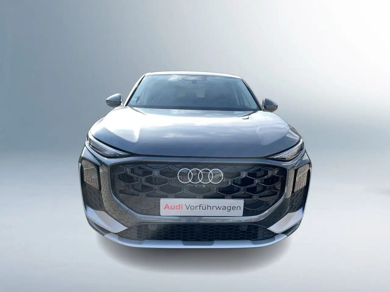 Audi Q3 8