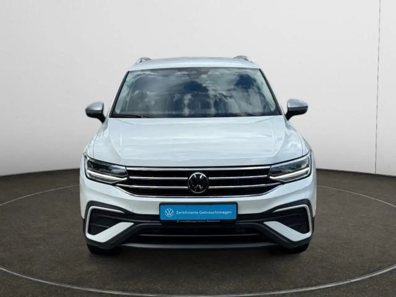 Volkswagen Tiguan 8