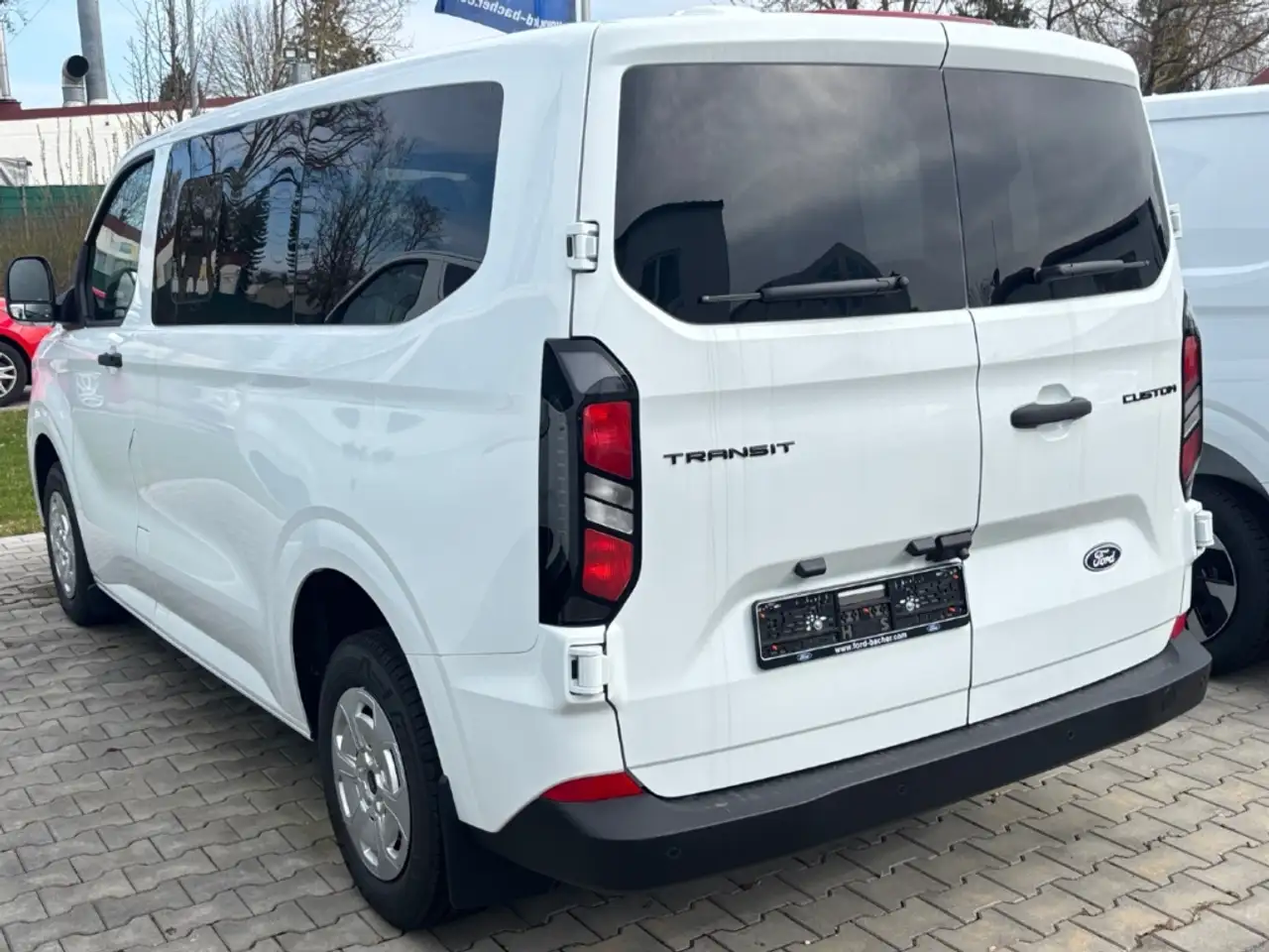 Ford Transit 8