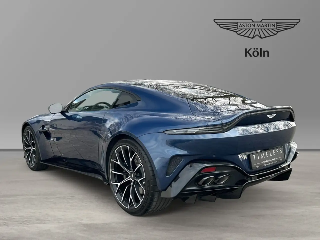 Aston Martin Vantage 2