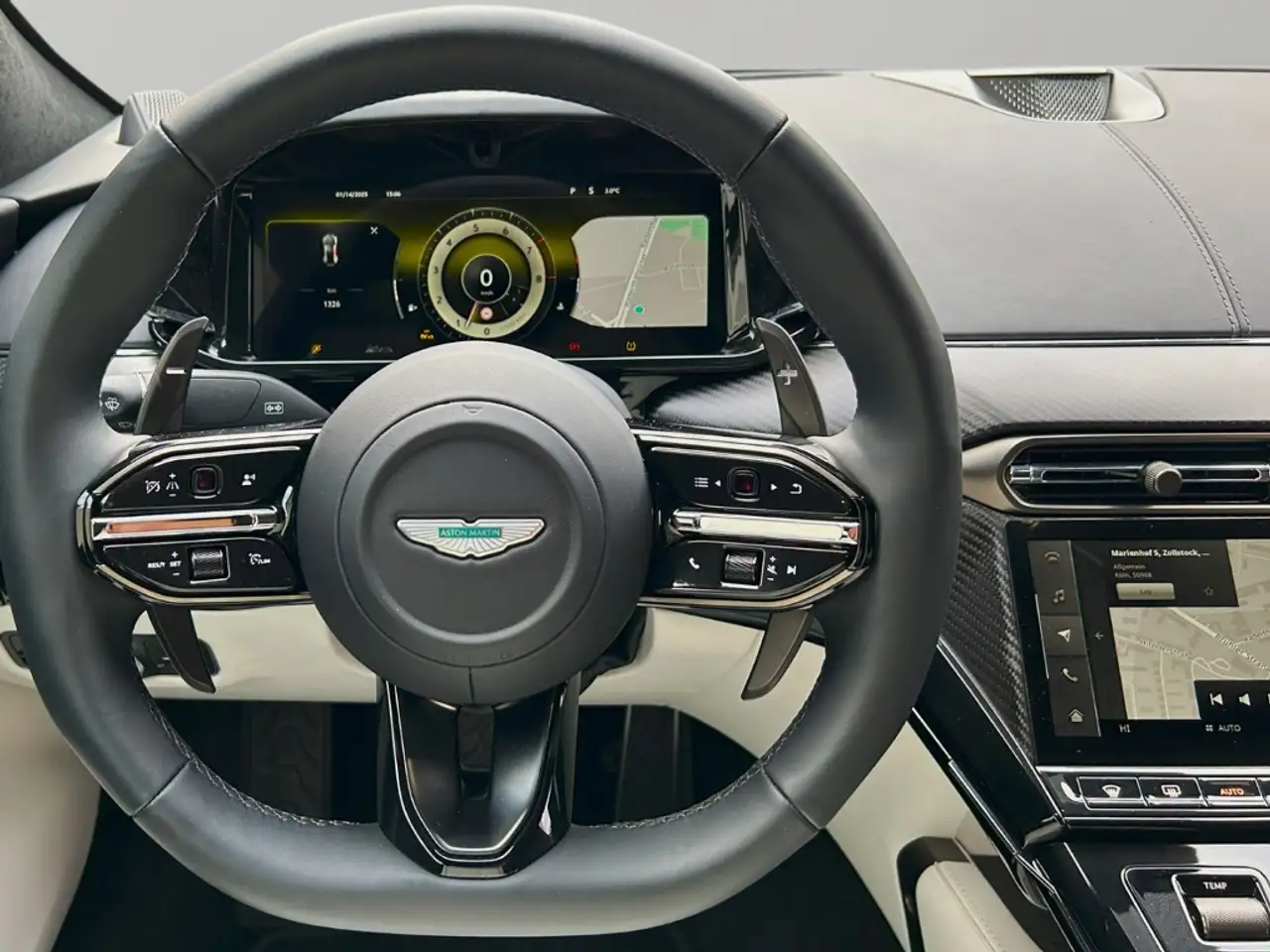 Aston Martin Vantage 11