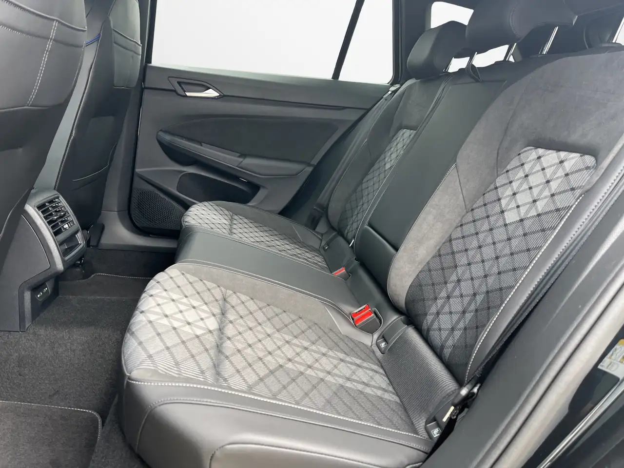 Volkswagen Golf 11