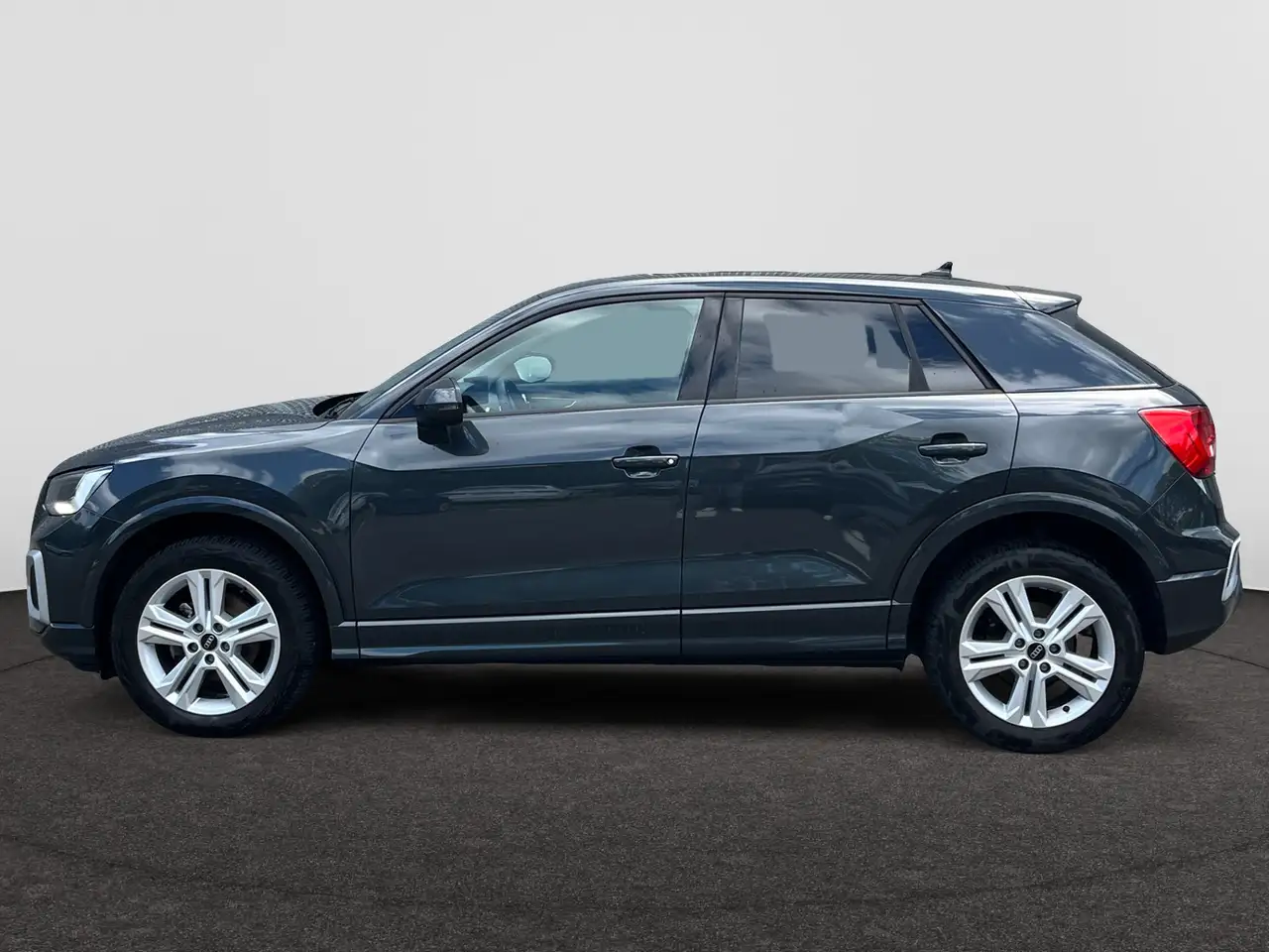 Audi Q2 12