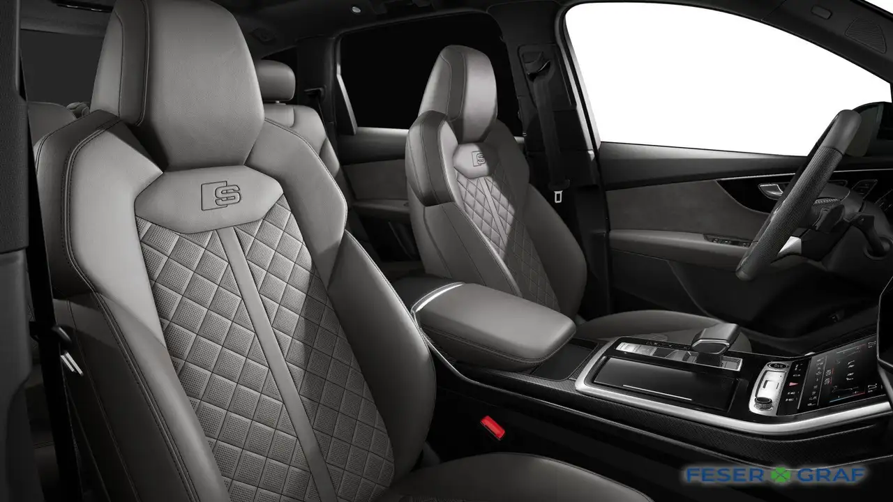 Audi Q7 11
