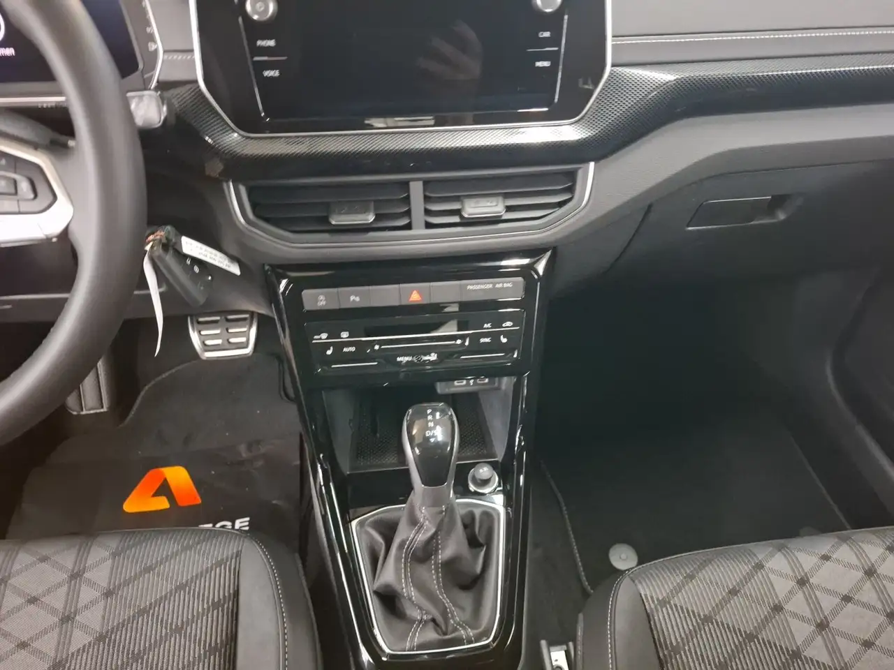Volkswagen T-Cross 9