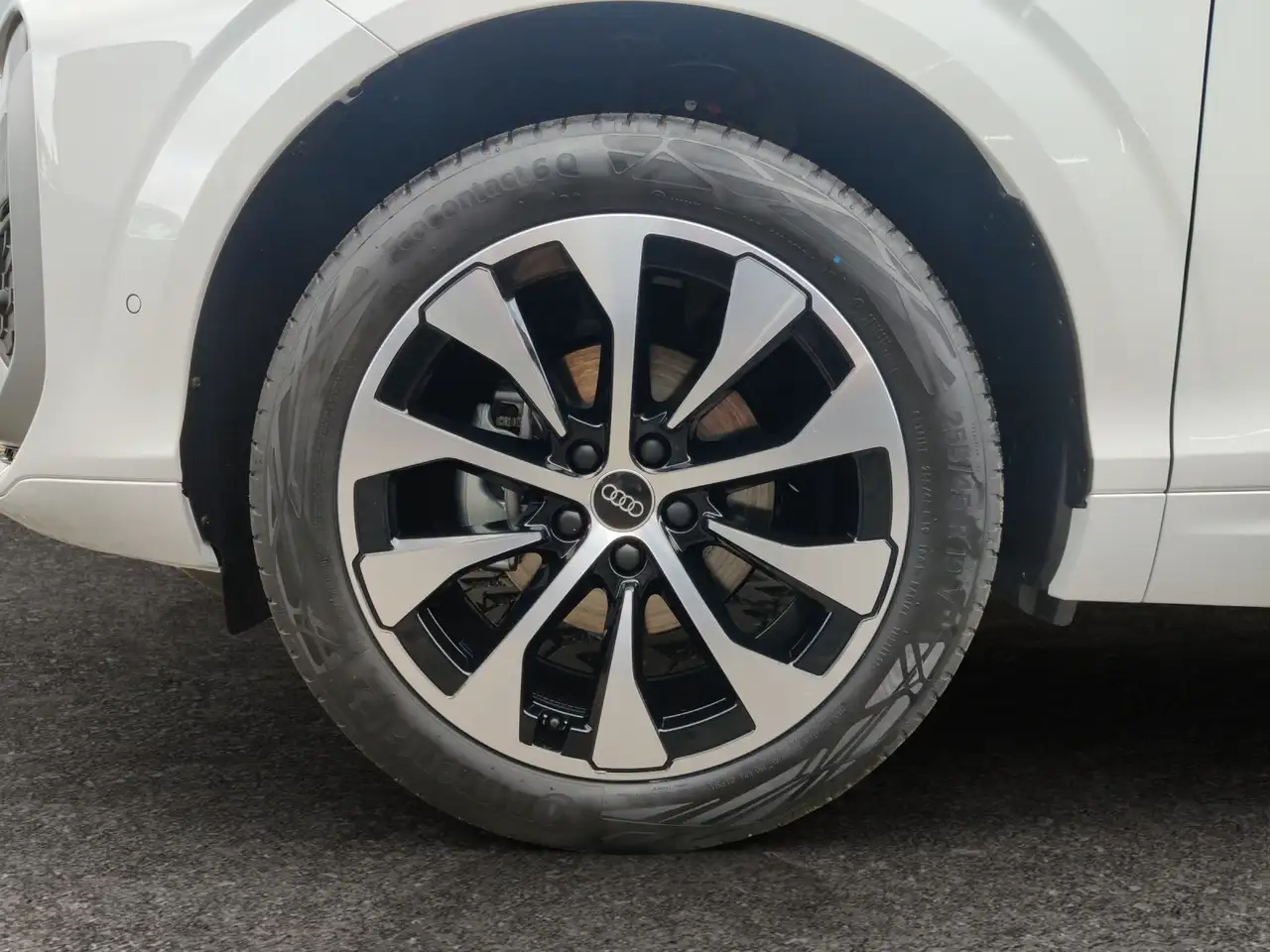 Audi Q3 10