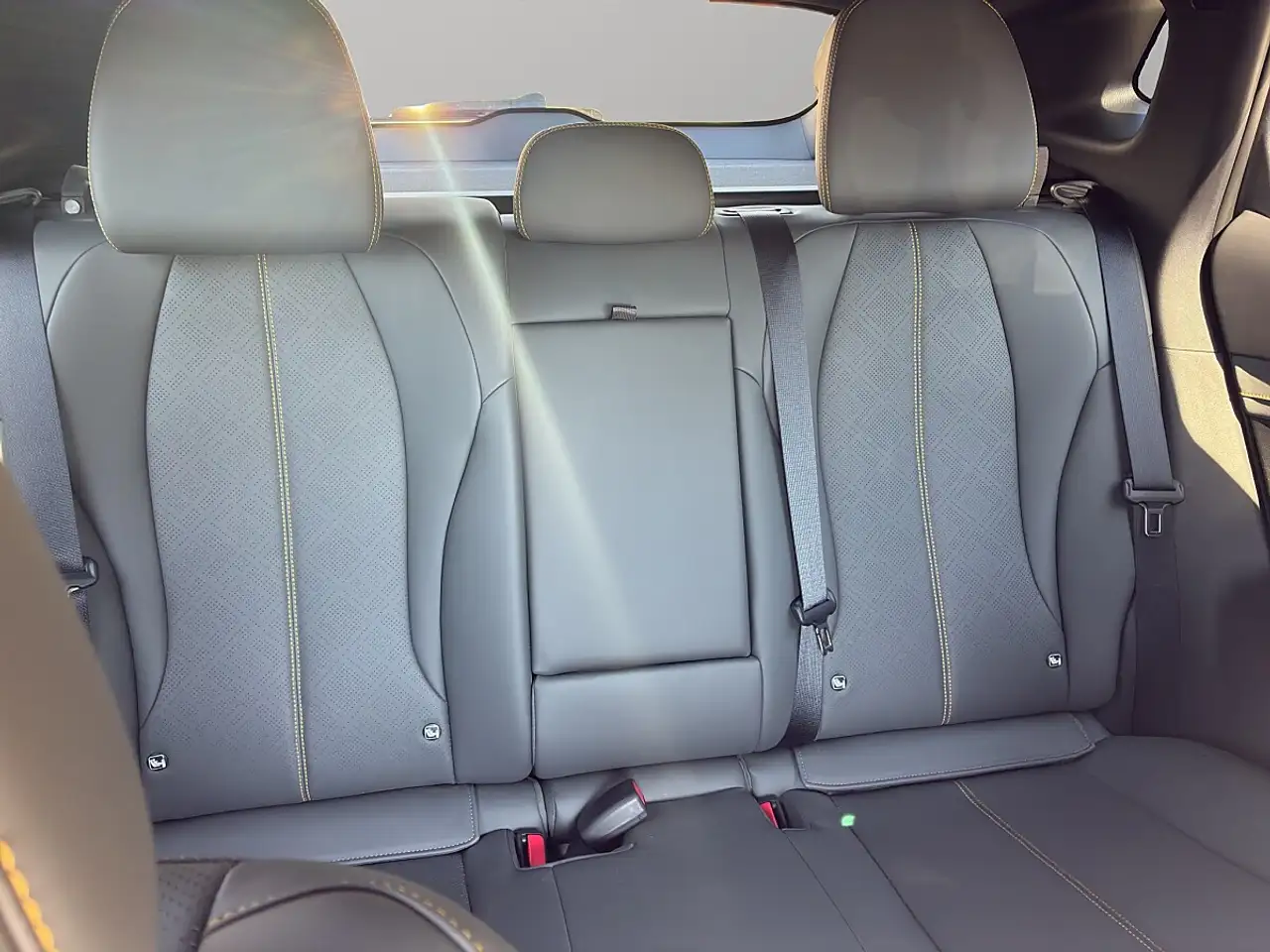 BYD Atto 3 8