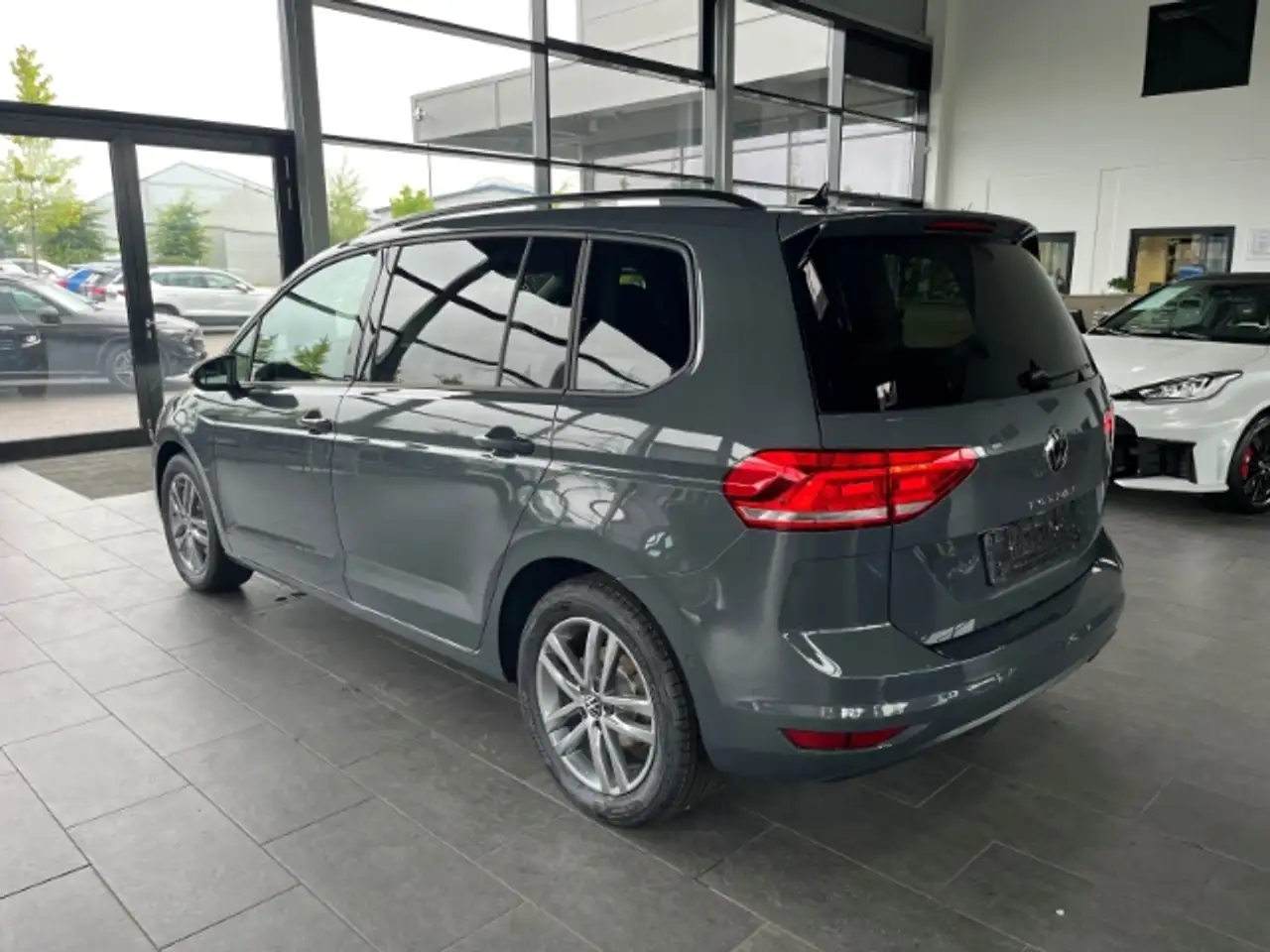 Volkswagen Touran 5