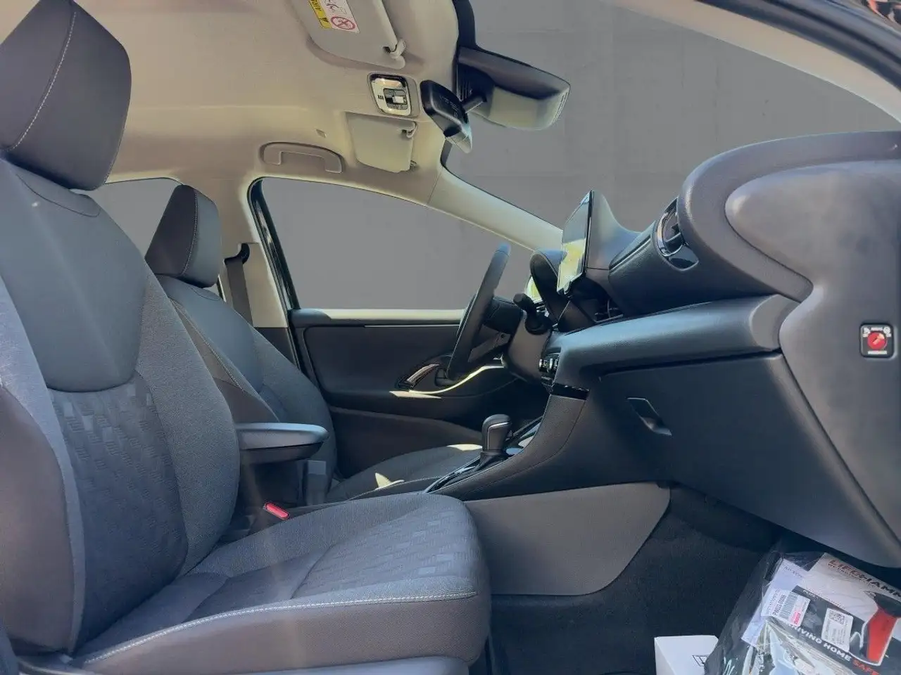 Toyota Yaris 12