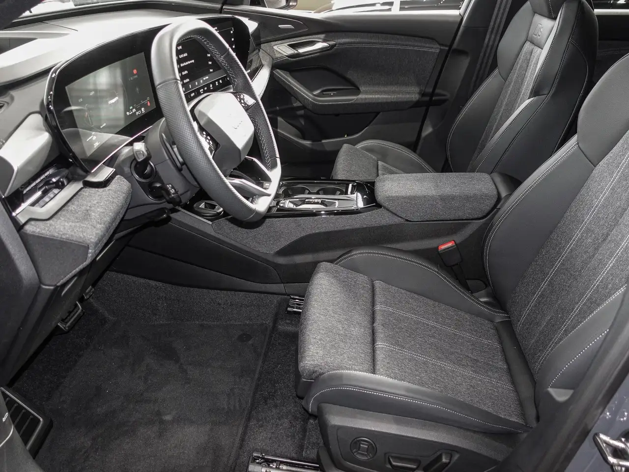 Audi Q6 11