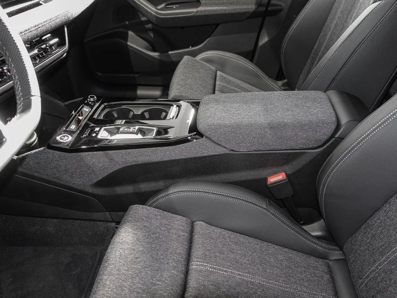 Audi Q6 12