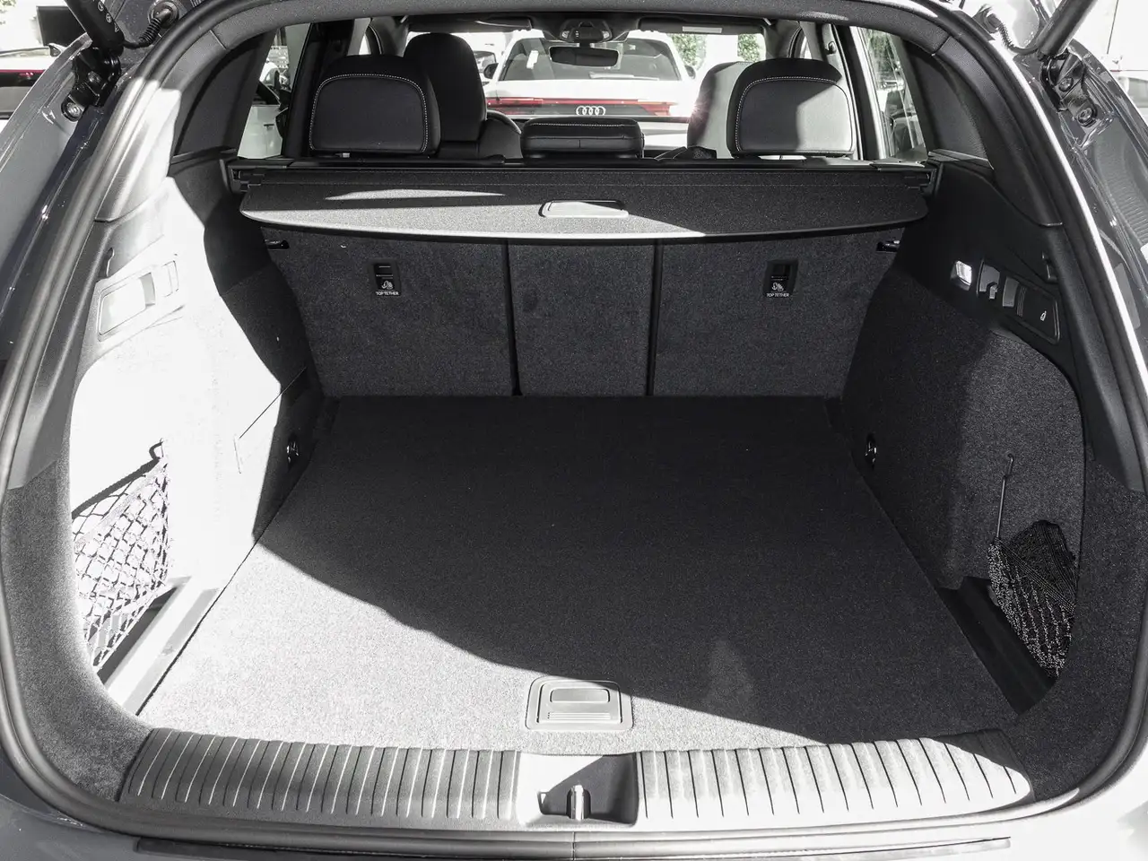 Audi Q6 16