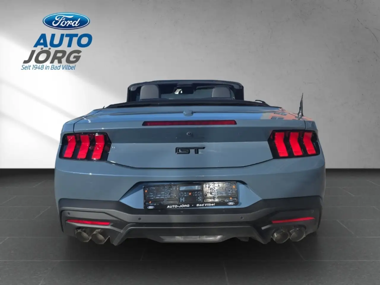 Ford Mustang 4
