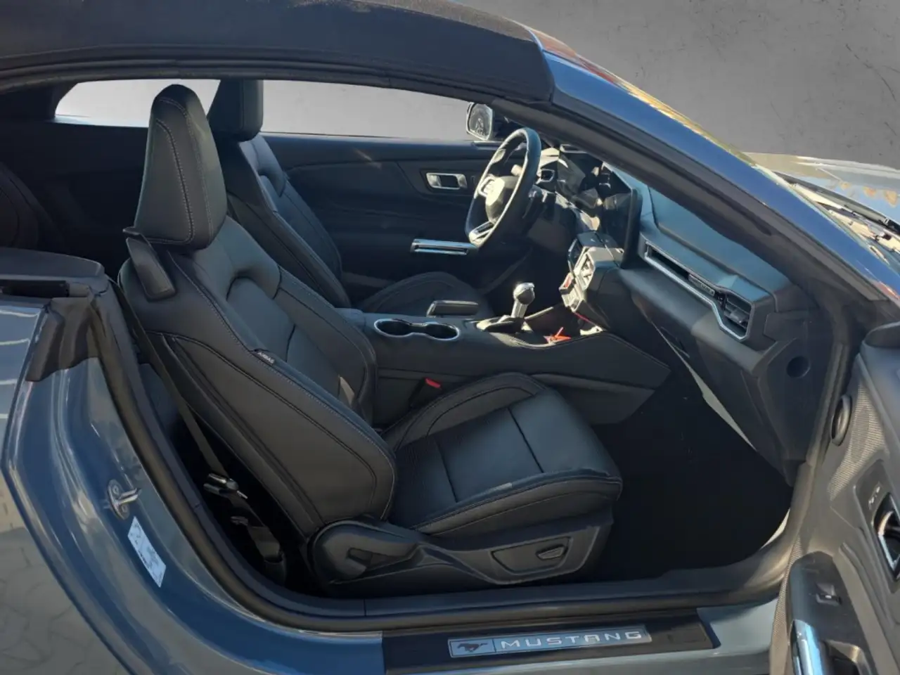 Ford Mustang 16