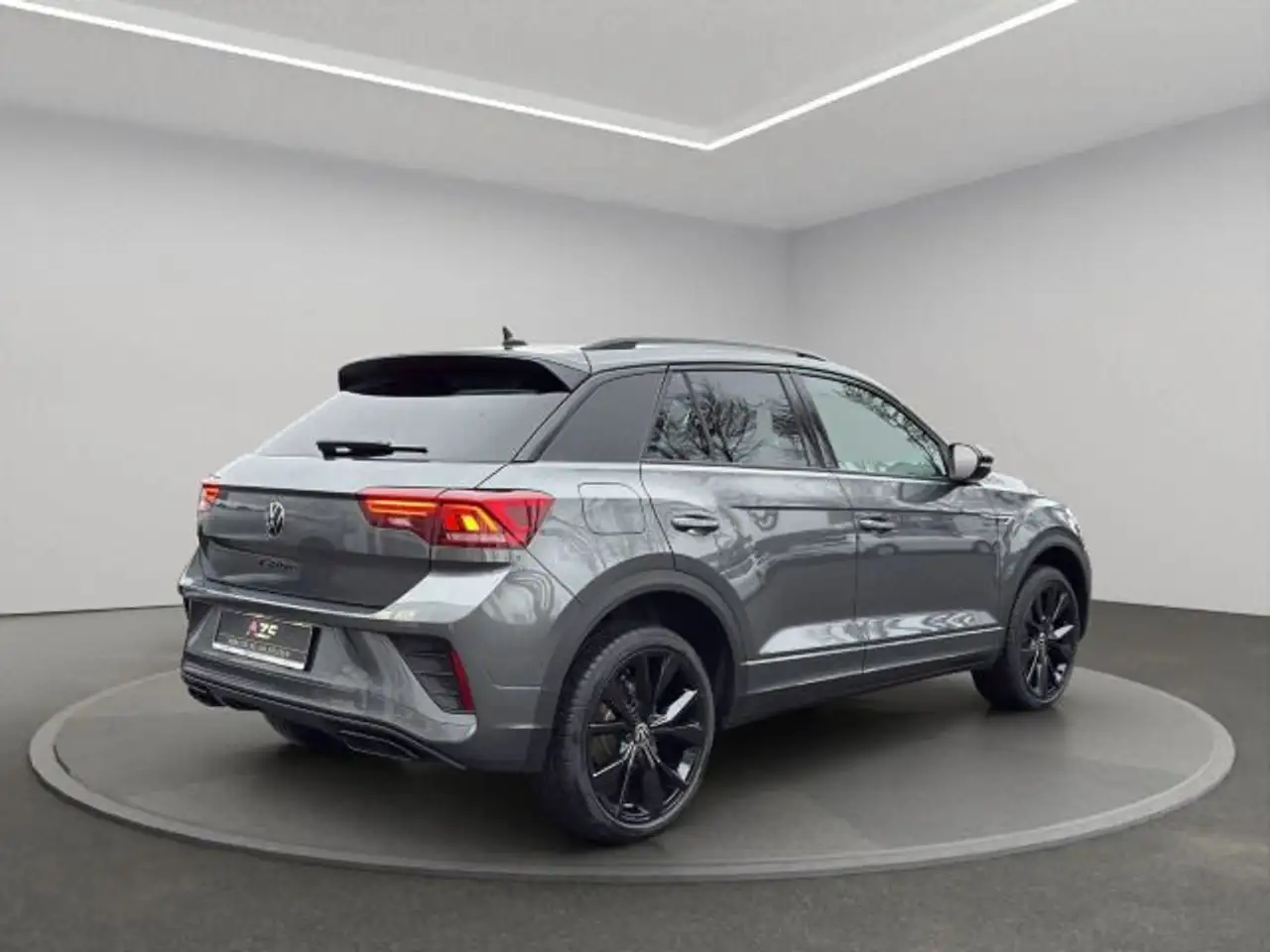 Volkswagen T-Roc 4