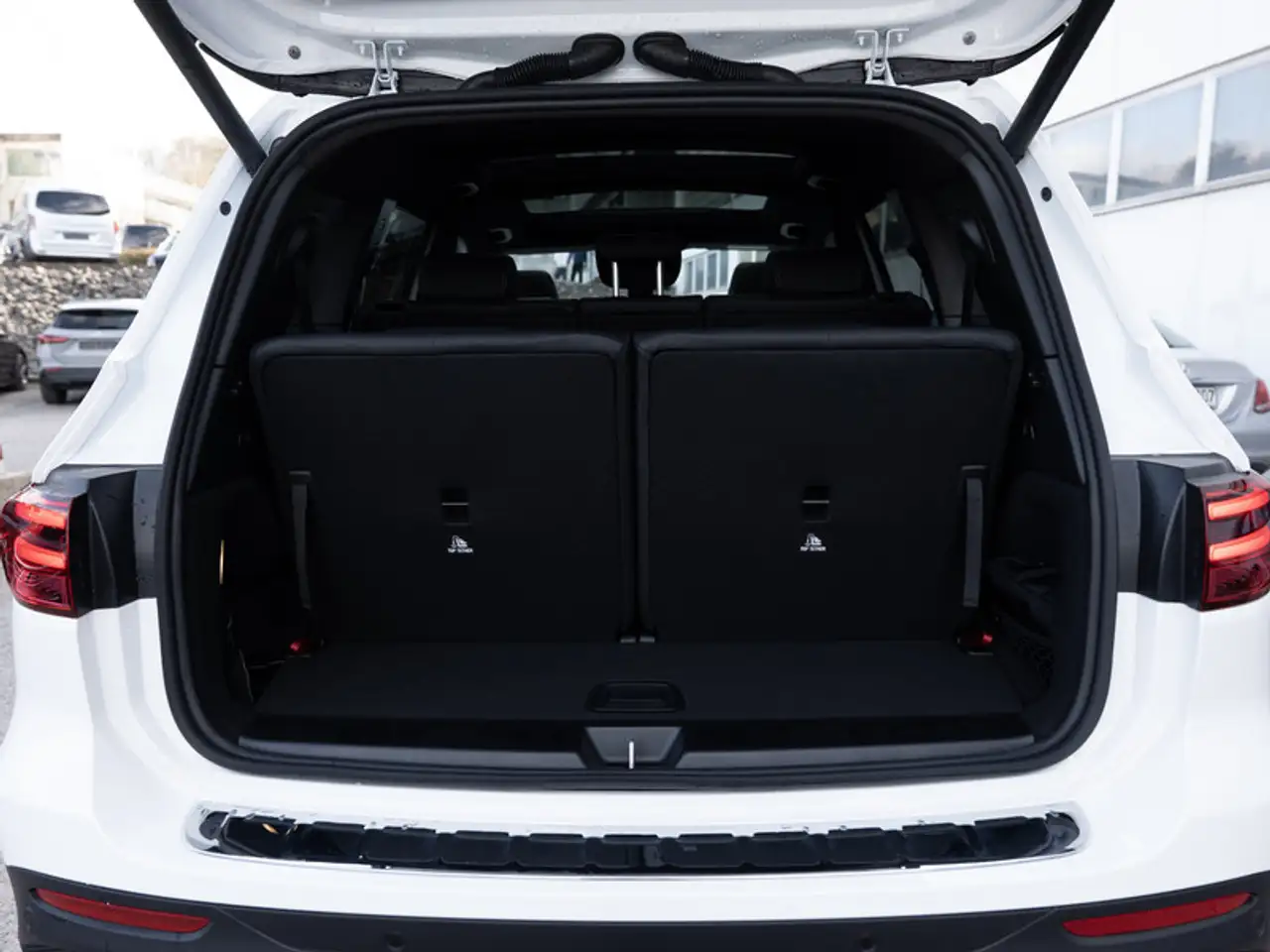 Mercedes-Benz GLB 200 7
