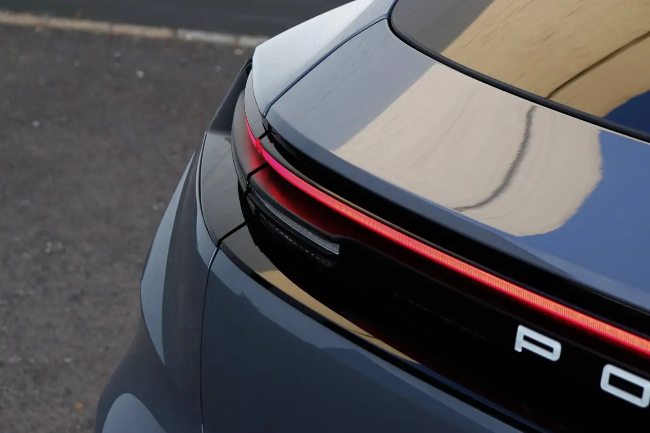 Porsche Macan 4