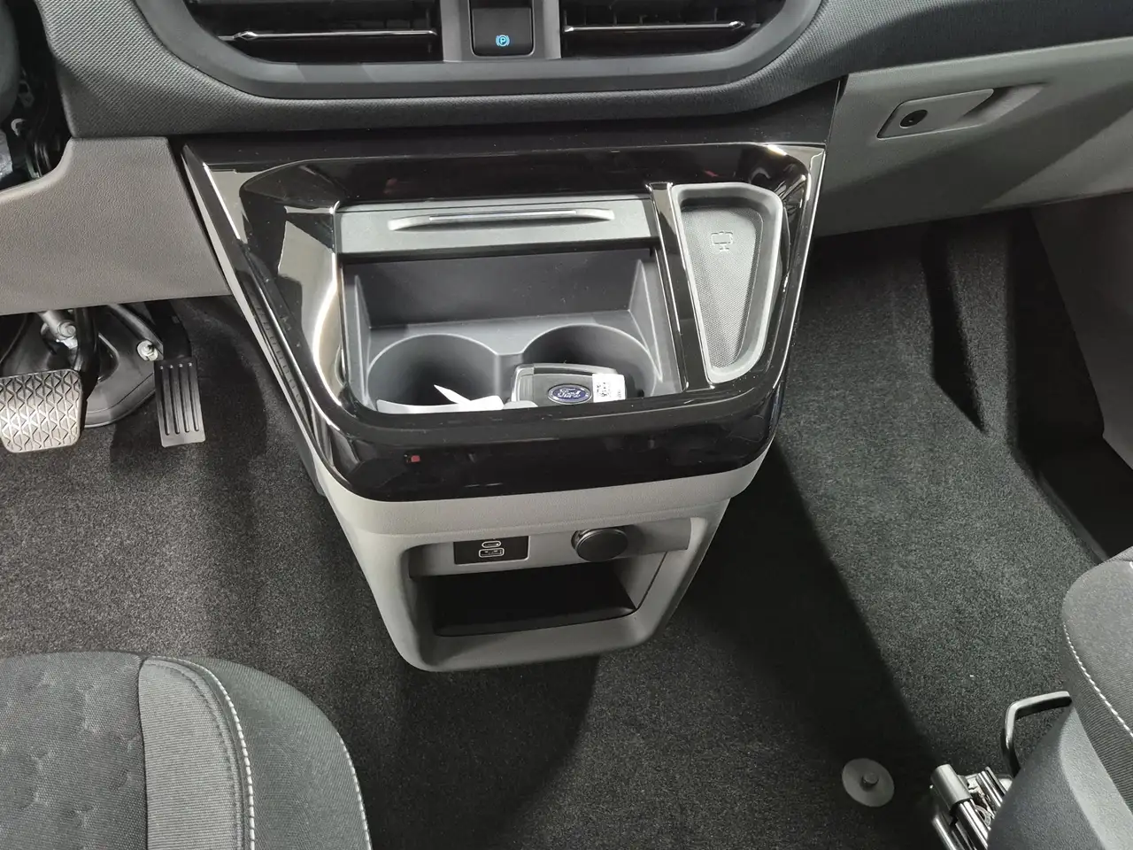 Ford Tourneo 14