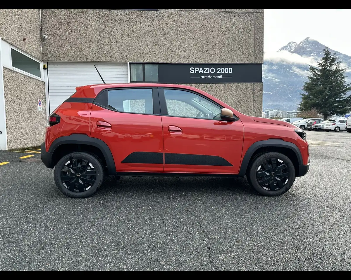 Dacia Spring 6