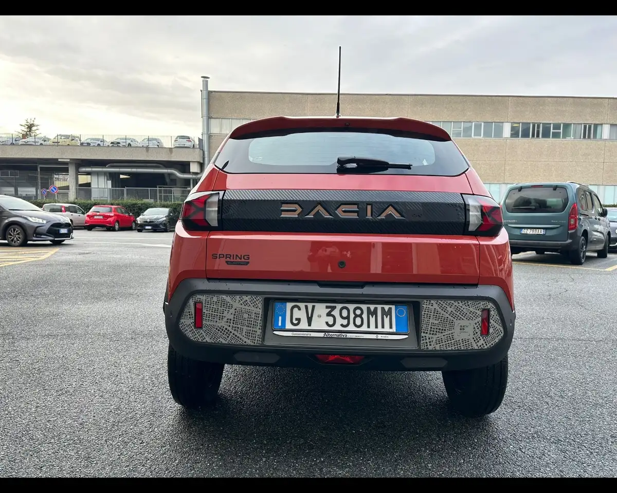 Dacia Spring 8