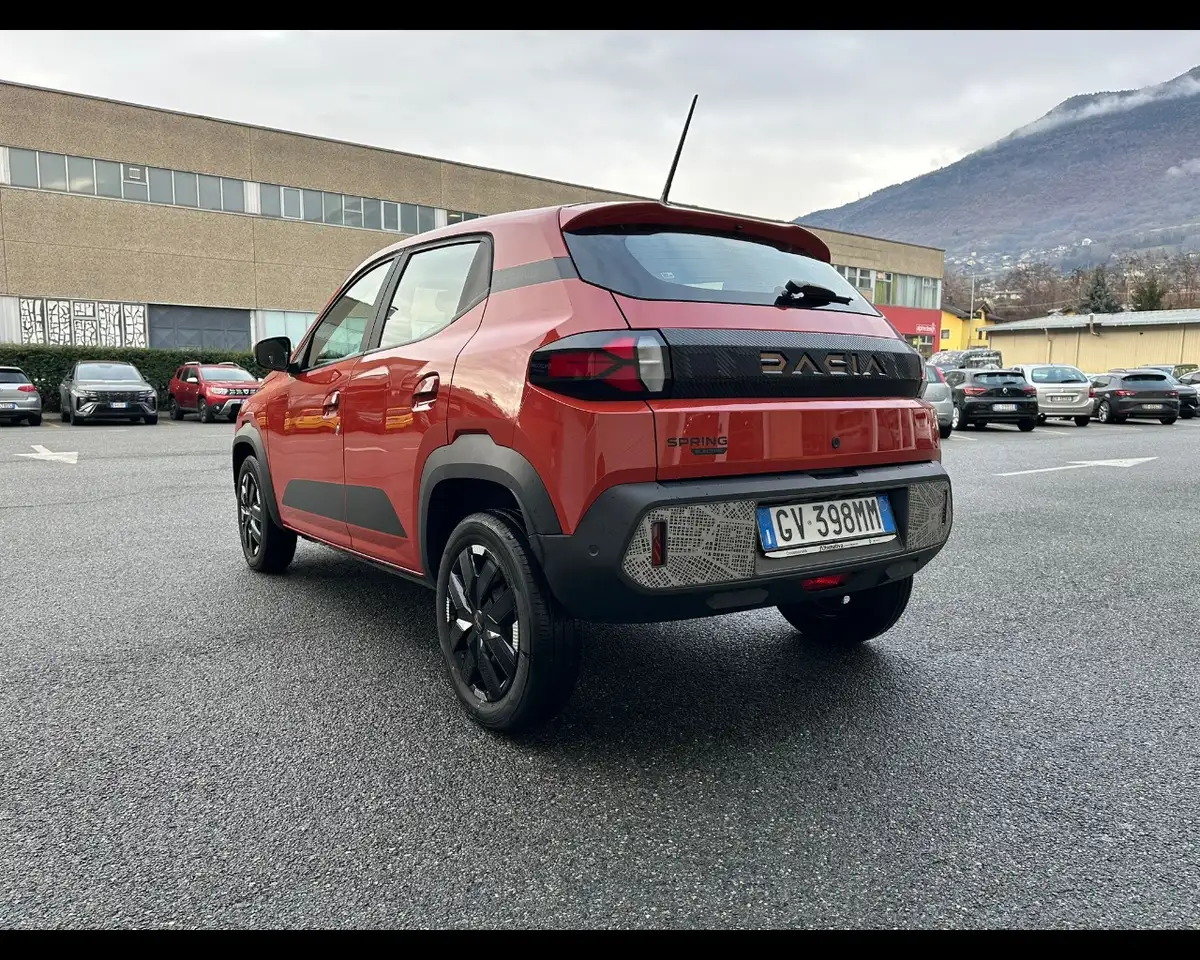 Dacia Spring 10