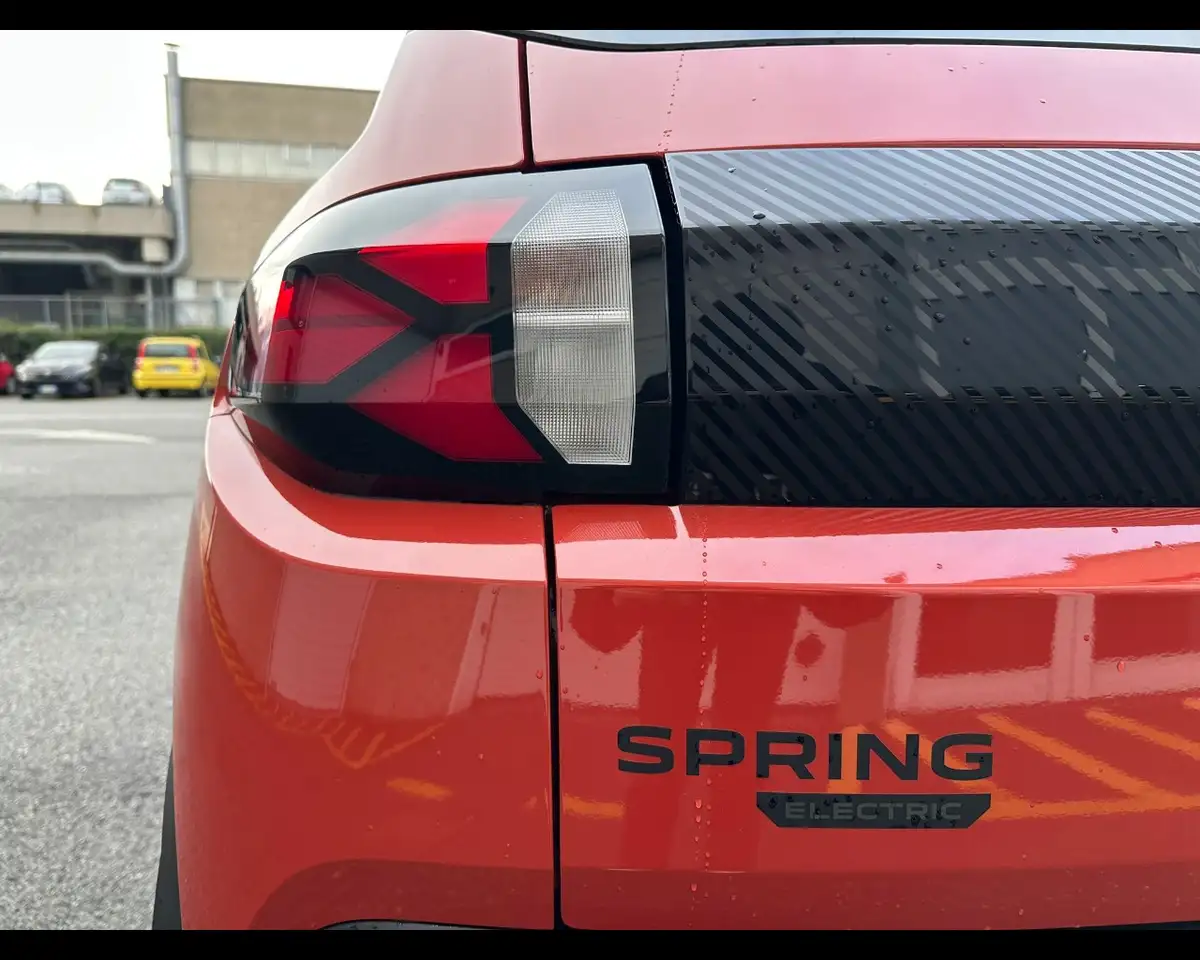 Dacia Spring 11