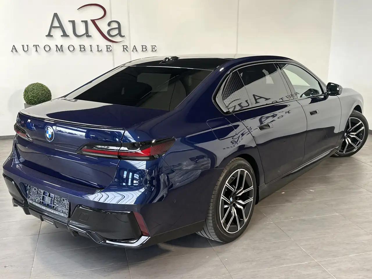 BMW i7 5
