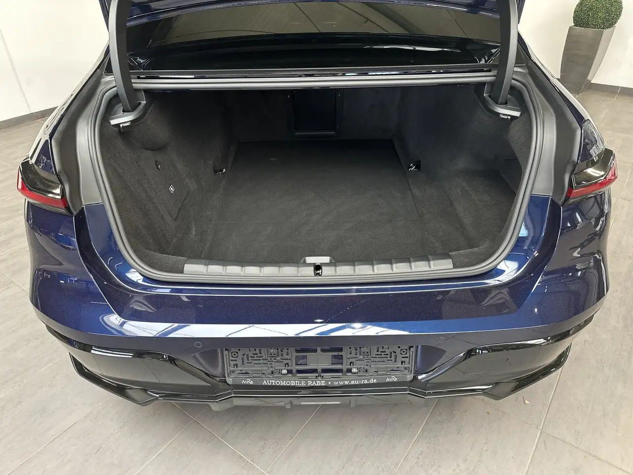 BMW i7 6