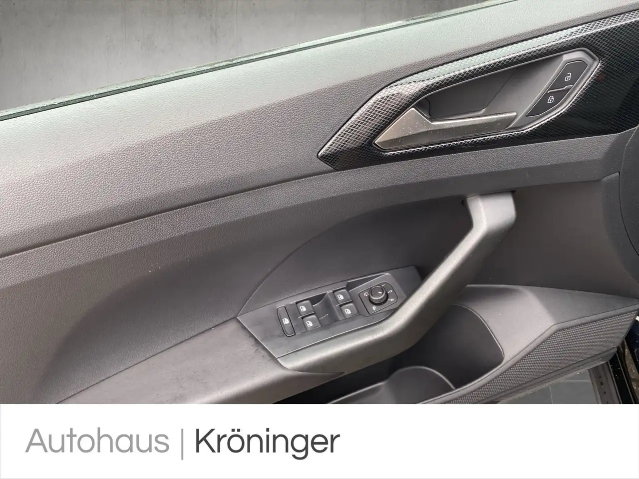 Volkswagen T-Cross 8
