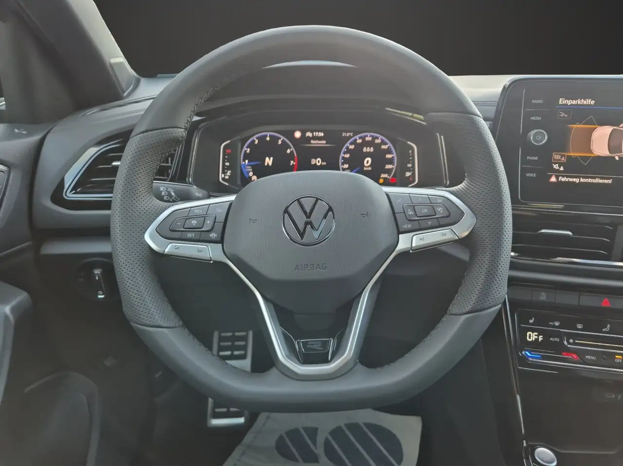 Volkswagen T-Roc 10