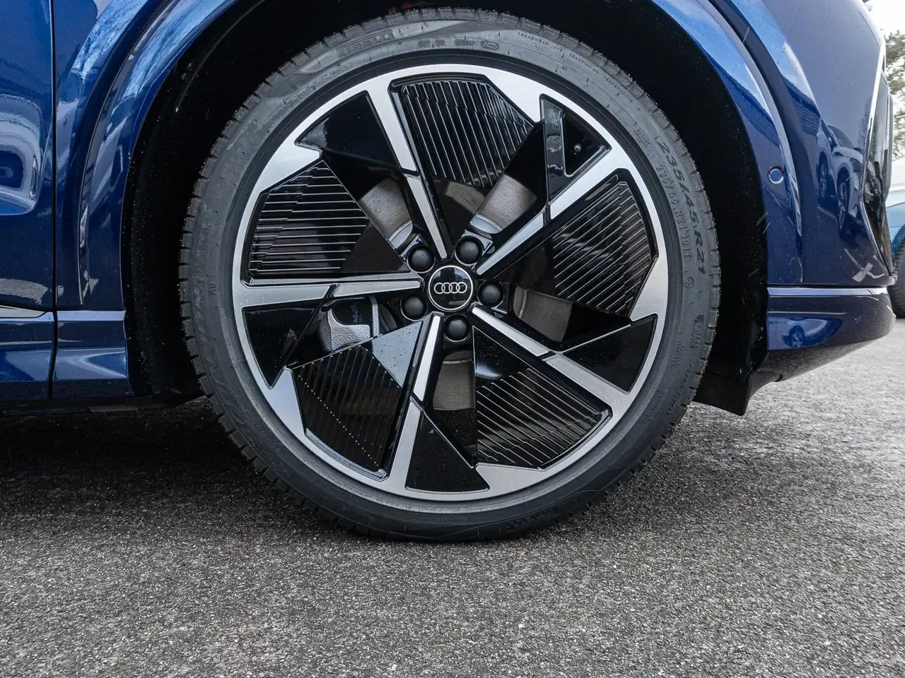 Audi Q4 4