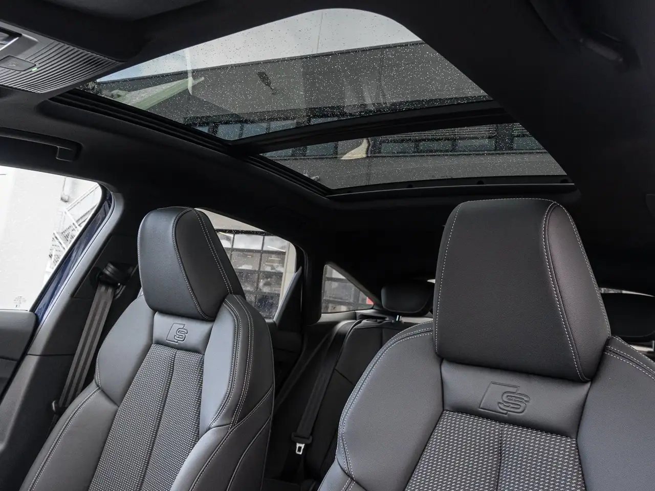 Audi Q4 5