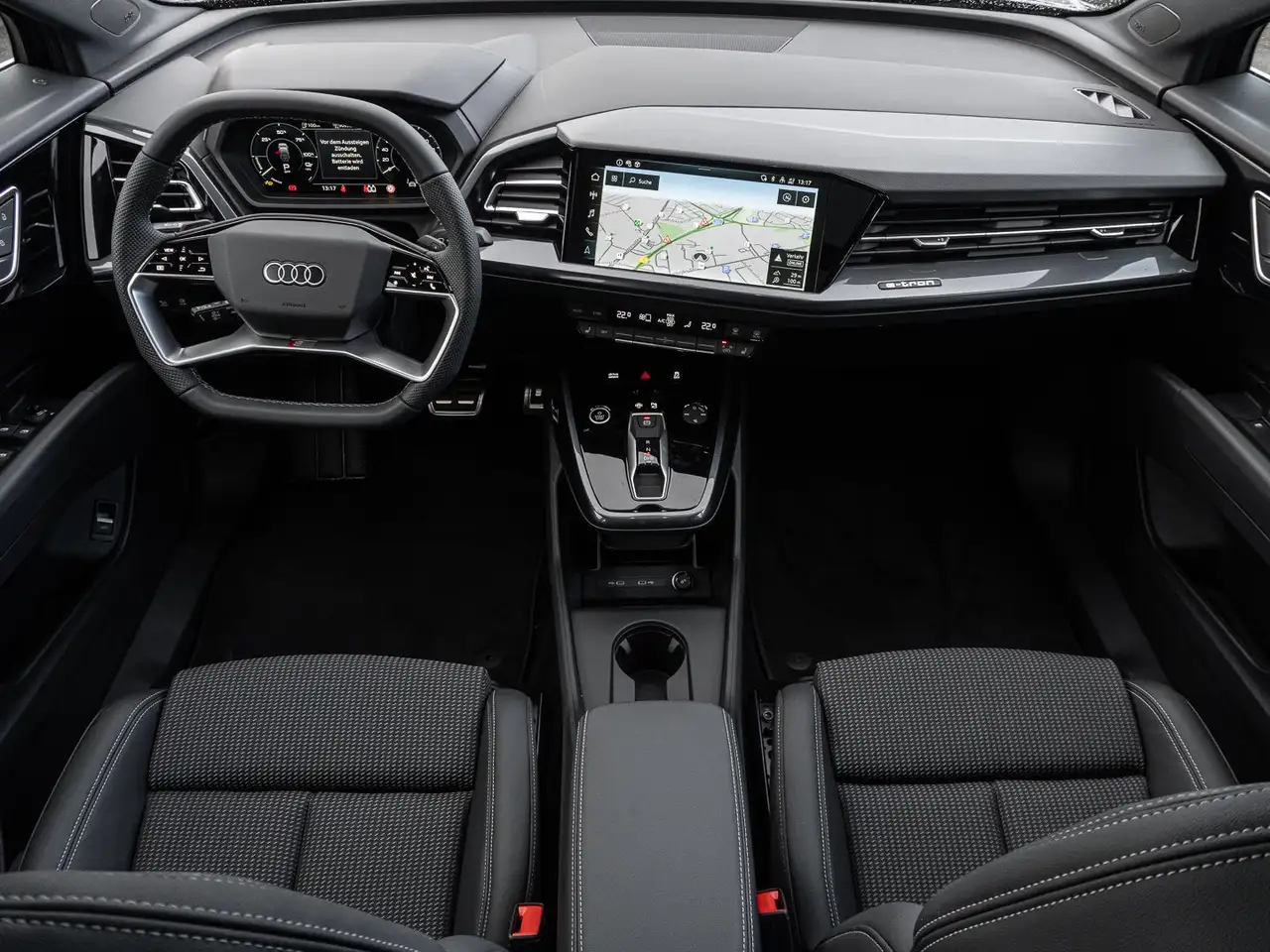 Audi Q4 8