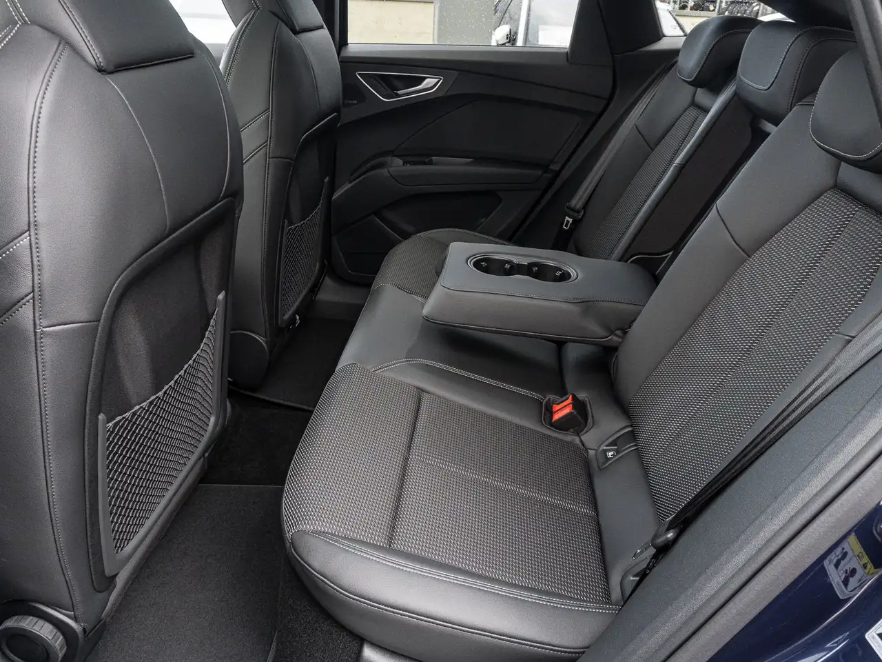 Audi Q4 15