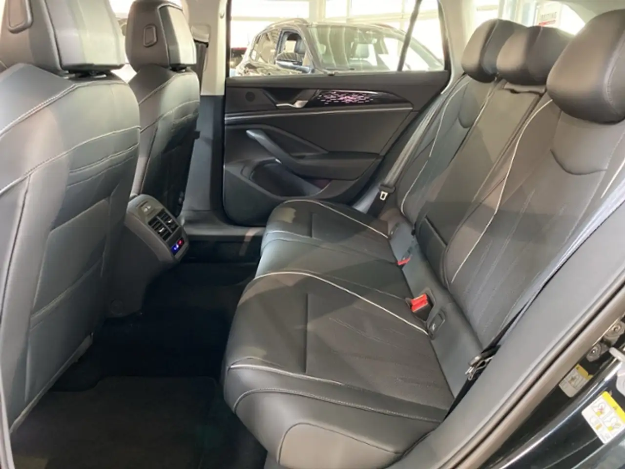 Volkswagen Passat 10
