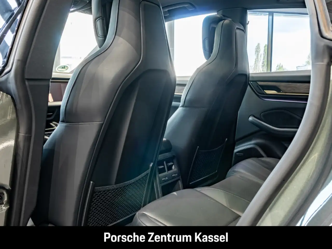 Porsche Macan 11