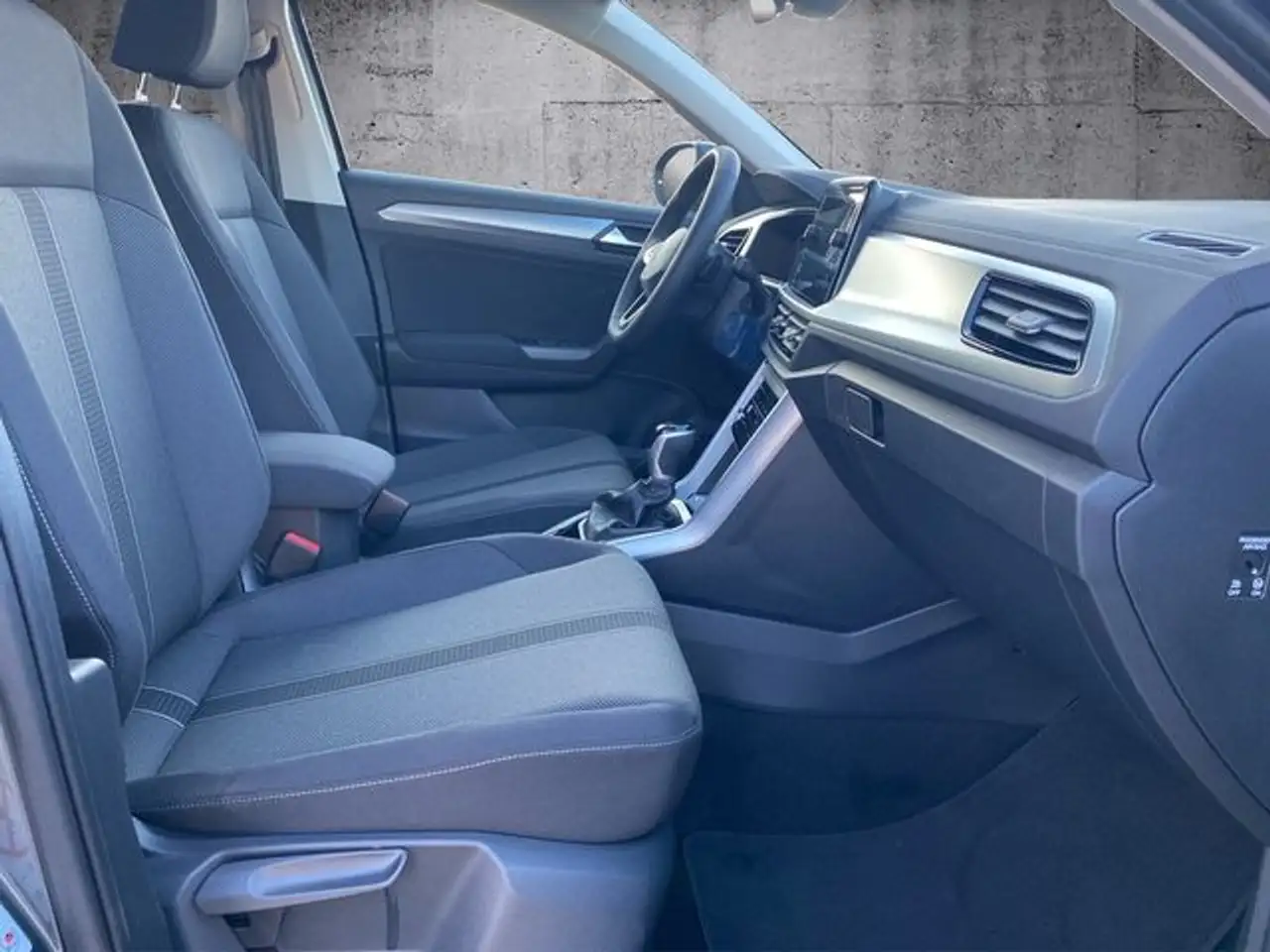 Volkswagen T-Roc 11