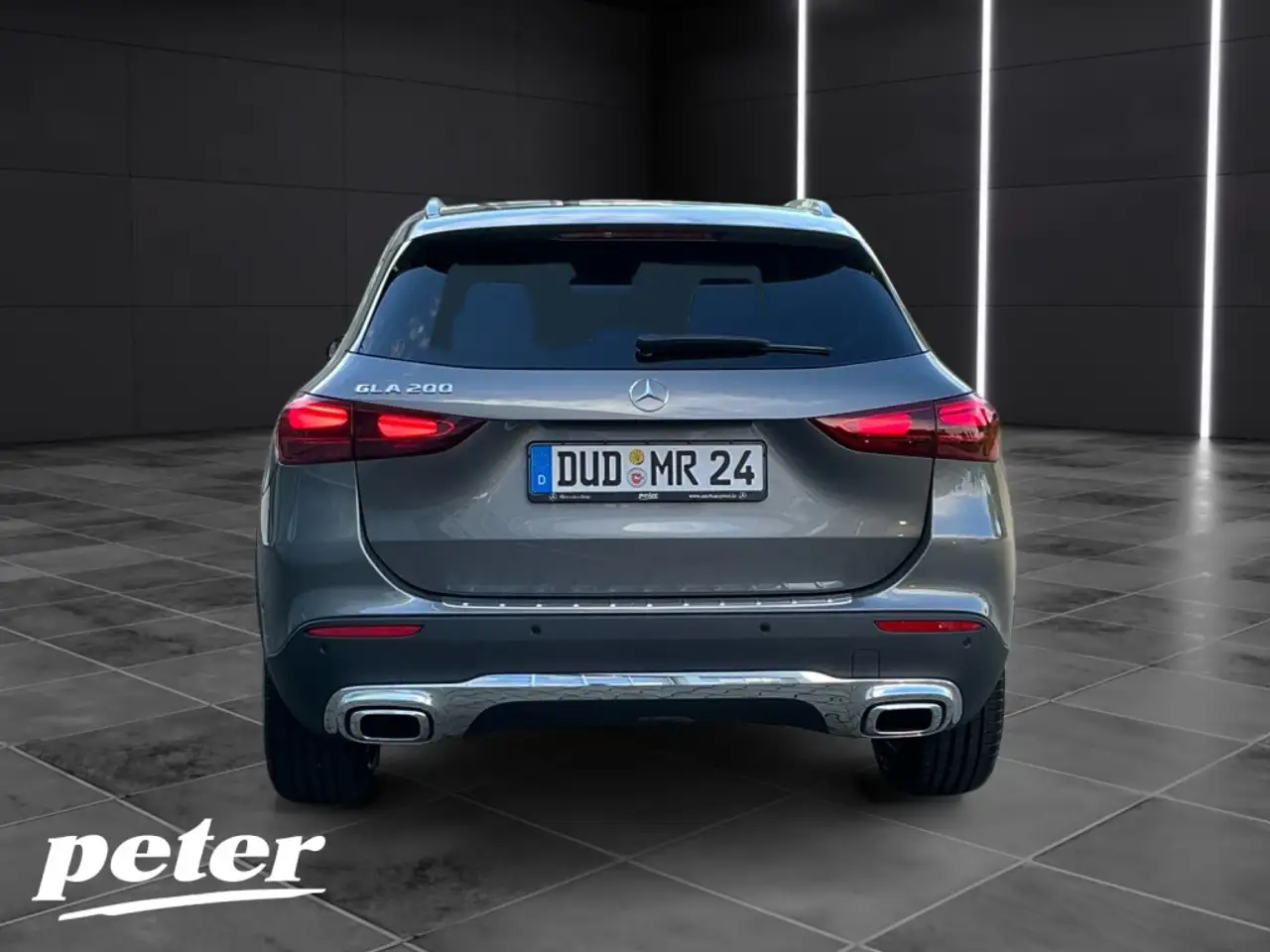 Mercedes-Benz GLA 200 4