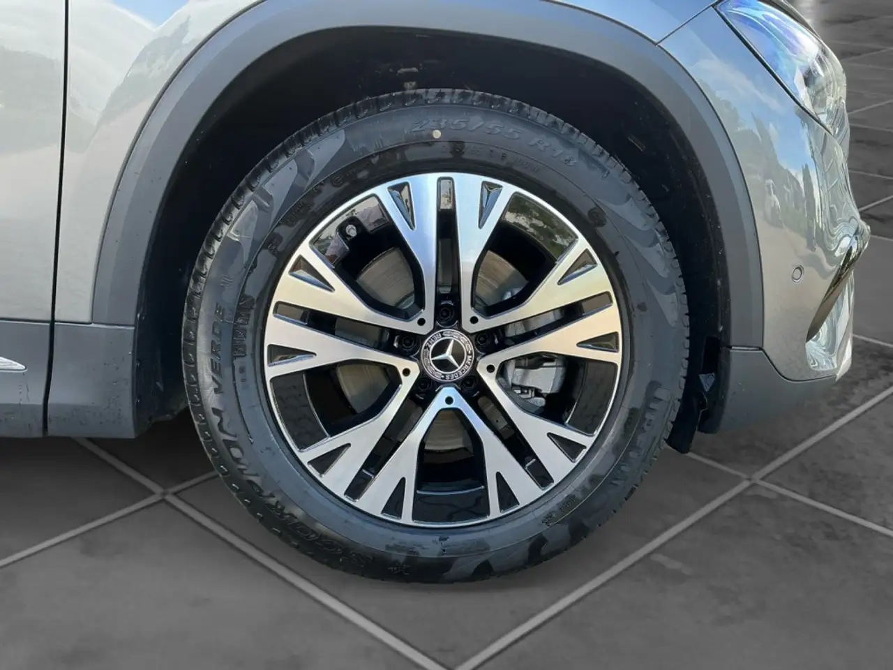 Mercedes-Benz GLA 200 5
