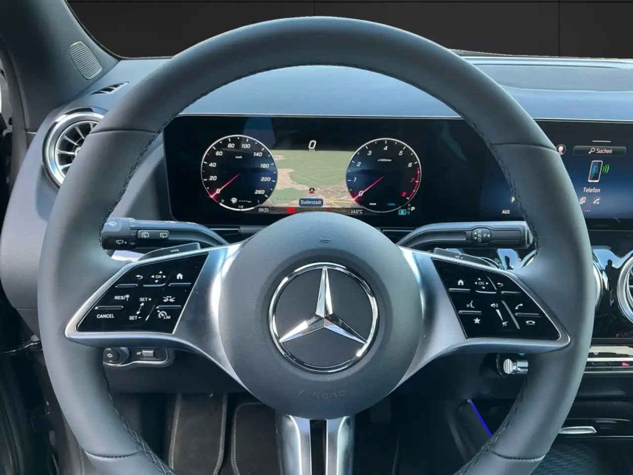 Mercedes-Benz GLA 200 7