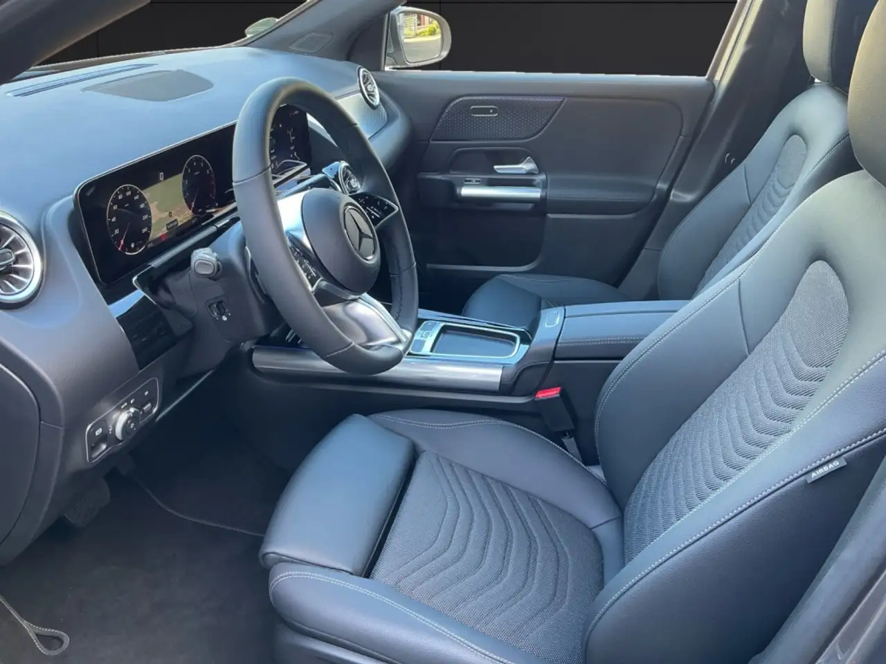 Mercedes-Benz GLA 200 8