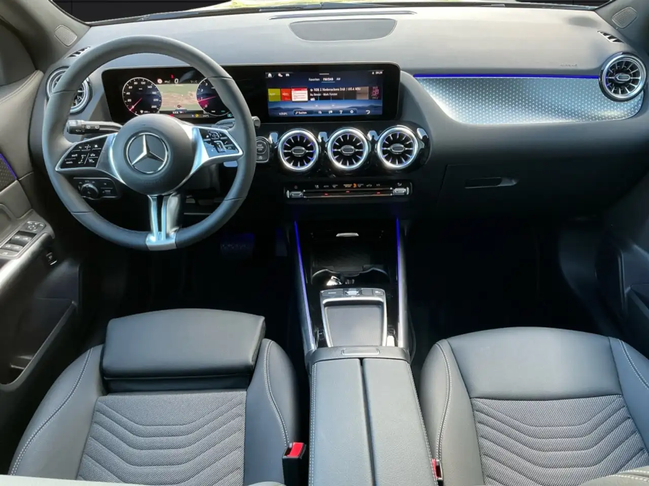 Mercedes-Benz GLA 200 12